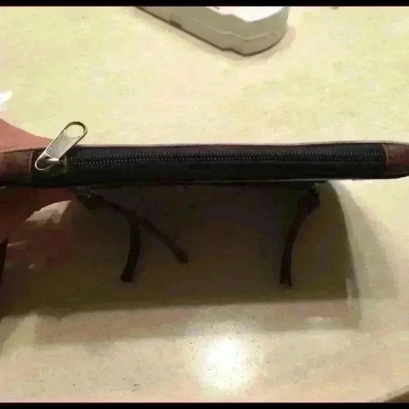 Wallet/ Wristlet - Picture 4 of 4